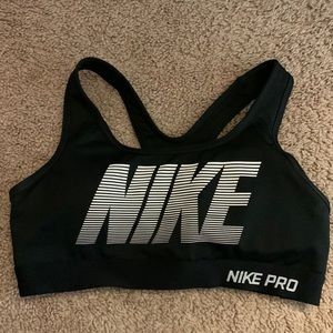 Black Nike Pro Sports Bra - Small